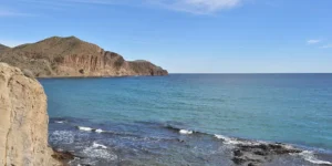 La Isleta del Moro y Los Escullos qué ver en dos pueblos marineros de Cabo de Gata.