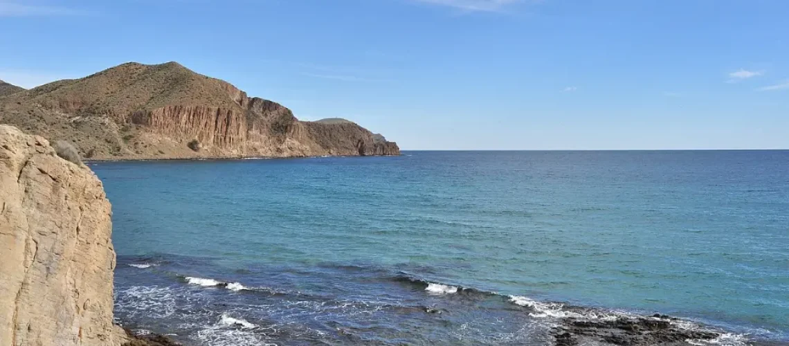 La Isleta del Moro y Los Escullos qué ver en dos pueblos marineros de Cabo de Gata.