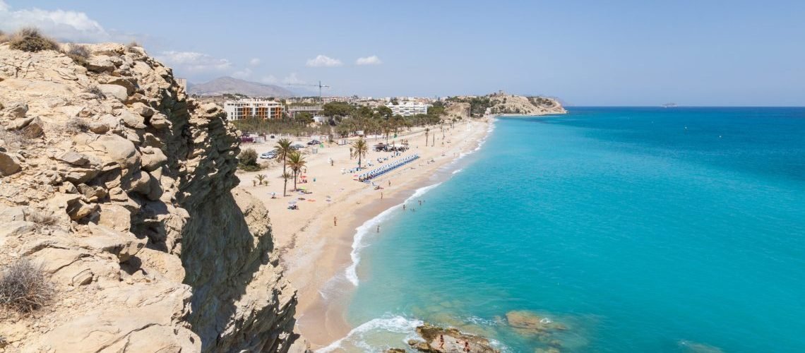El Parque Natural Cabo de Gata-Níjar: Excelencia en senderismo y turismo de costa para la temporada invernal.