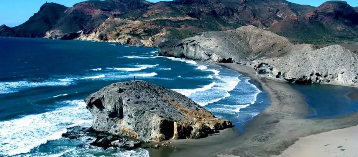 Descubre la Playa de Mónsul: un paraíso volcánico en estado puro.Descubre la Playa de Mónsul: un paraíso volcánico en estado puro.Descubre la Playa de Mónsul: un paraíso volcánico en estado puro.Descubre la Playa de Mónsul: un paraíso volcánico en estado puro.