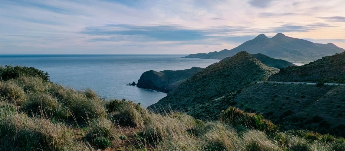 Cabo de Gata, un enclave histórico marcado por la geología y el Mediterráneo.